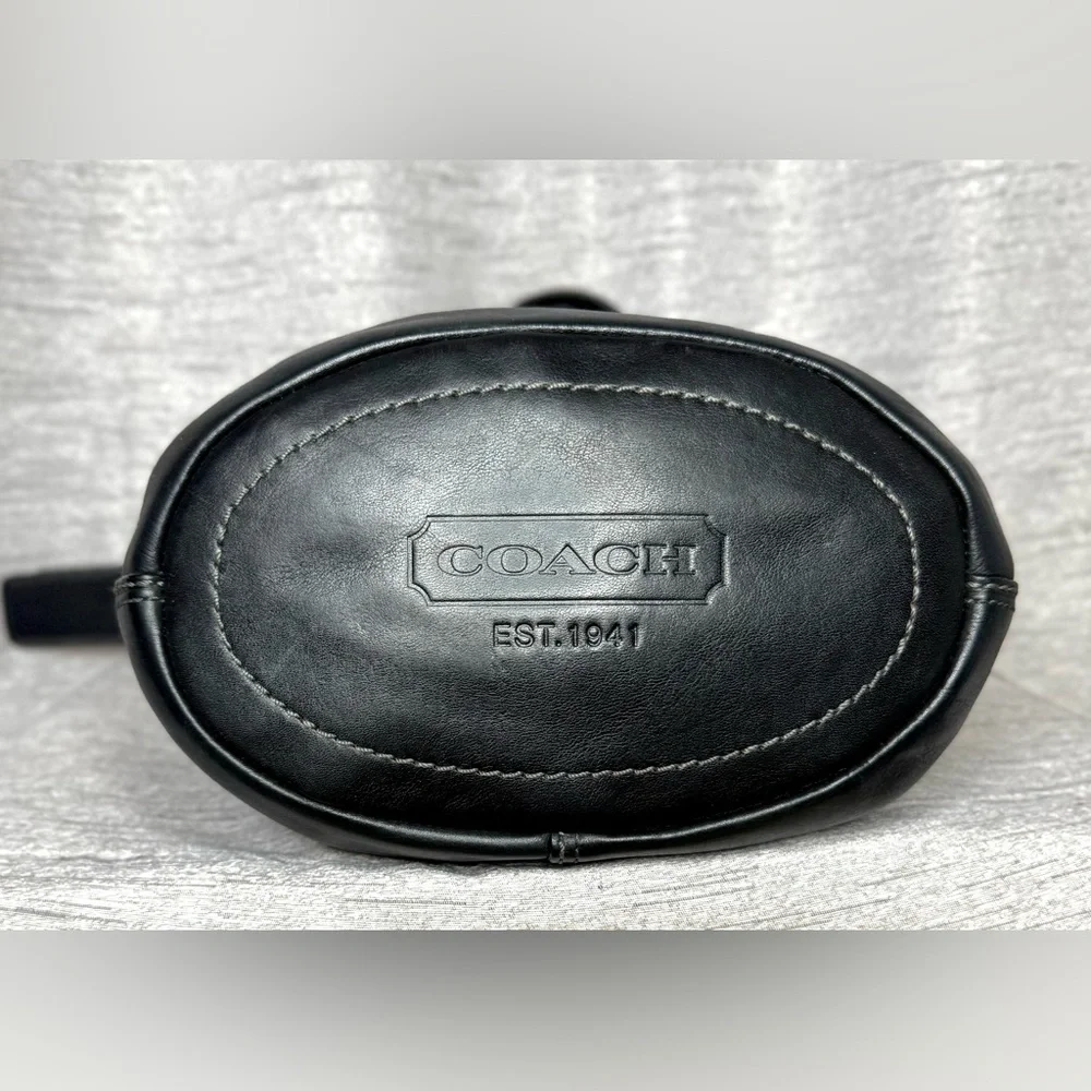 Coach Y2K Black Leather Bleecker Duffle w/ Tattersall Lining - Aprox 12” x 10” - Picture 5 of 17